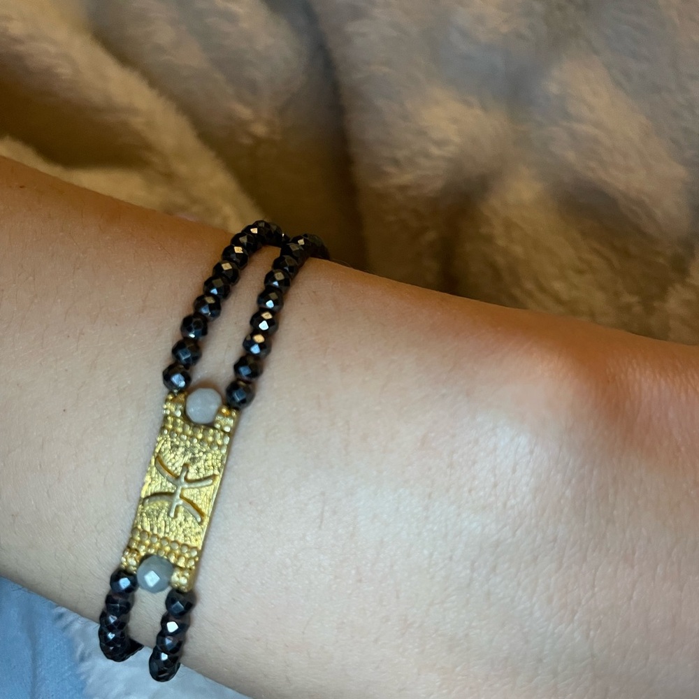 Gold Plate Pisces Zodiac Bracelet with Faceted Hematite and Aquamarine Beads - Picture 4 of 7